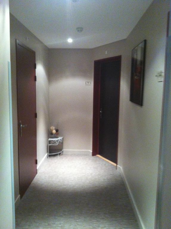 Отель Le Relais Des Bergers Saint-Martin-en-Haut Экстерьер фото
